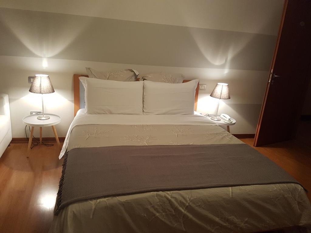 Hotel Moniga Desenzano del Garda Exteriör bild